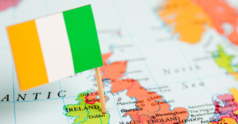 Map and Flag of Ireland